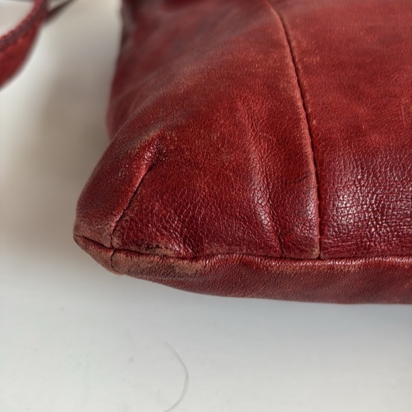 Fossil genuine reddish leather distressed crossbody purse zip close front pocket - Picture 4 of 16